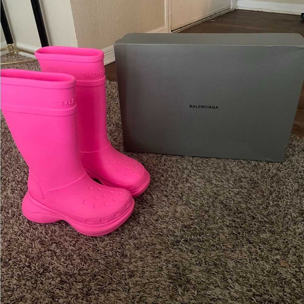 Pink balenciaga boots - Picture 3 of 3